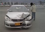 ѧԱ�ڹ��޿��ŵ�ʱ��ײ����(������714)