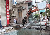����·��һ��ˮ�ܸ��ڻ���(������159)